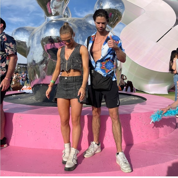 REVICE DENIM OAKLAND CARGO VEST AND MINI SKIRT IN COLOR BLACKOUT - Picture 3 of 4